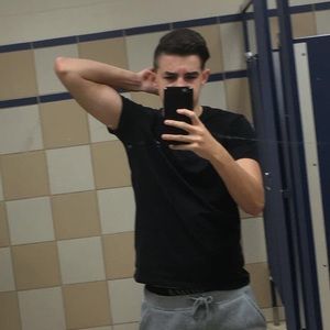 Meet your Posher, Christian